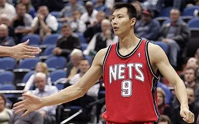 NBA 篮球运动员鲍比·布朗：欧冠联赛得分王的传奇生涯